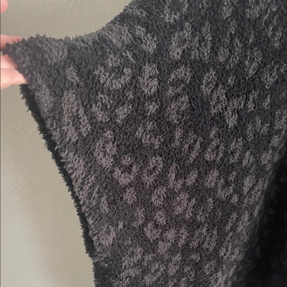 Mud Pie Black and Gray Leopard Reversible Chenille Poncho - Picture 10 of 11